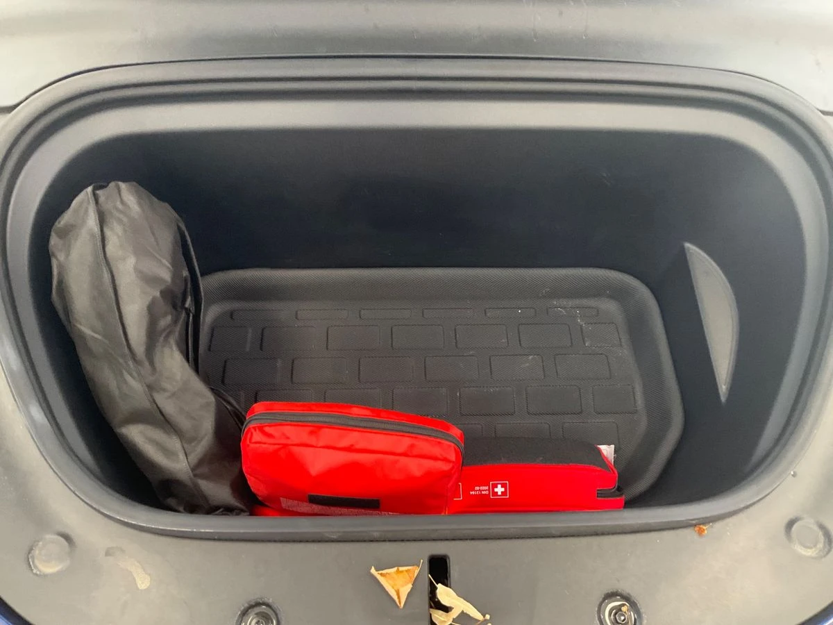 Tesla Model Y STANDARD RANGE   2023 г.   ФРАНЦИЯ   48 727 км   Г, снимка 7 - Автомобили и джипове - 55682138