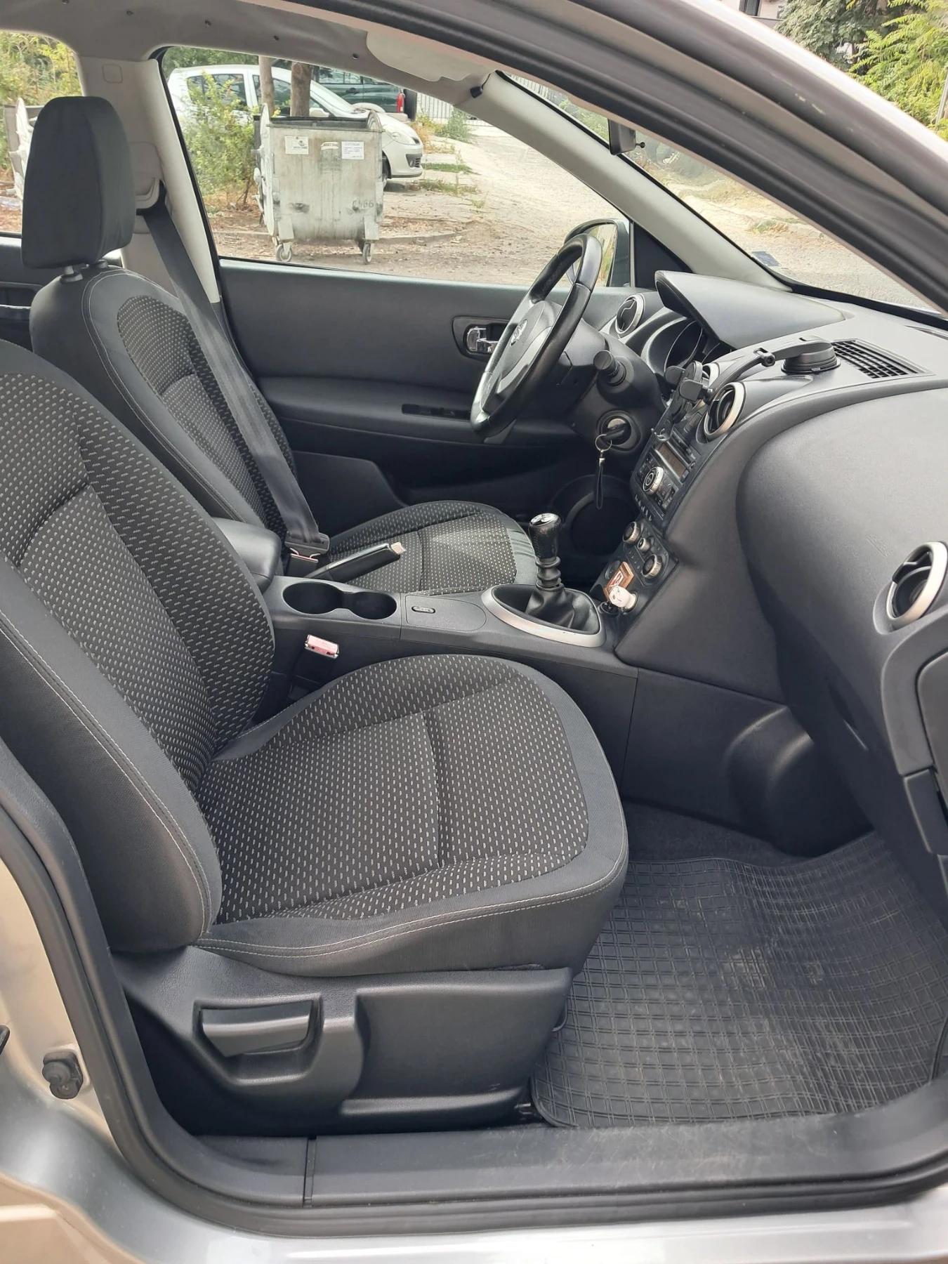 Nissan Qashqai 1.5 Dci, снимка 8 - Автомобили и джипове - 56221068