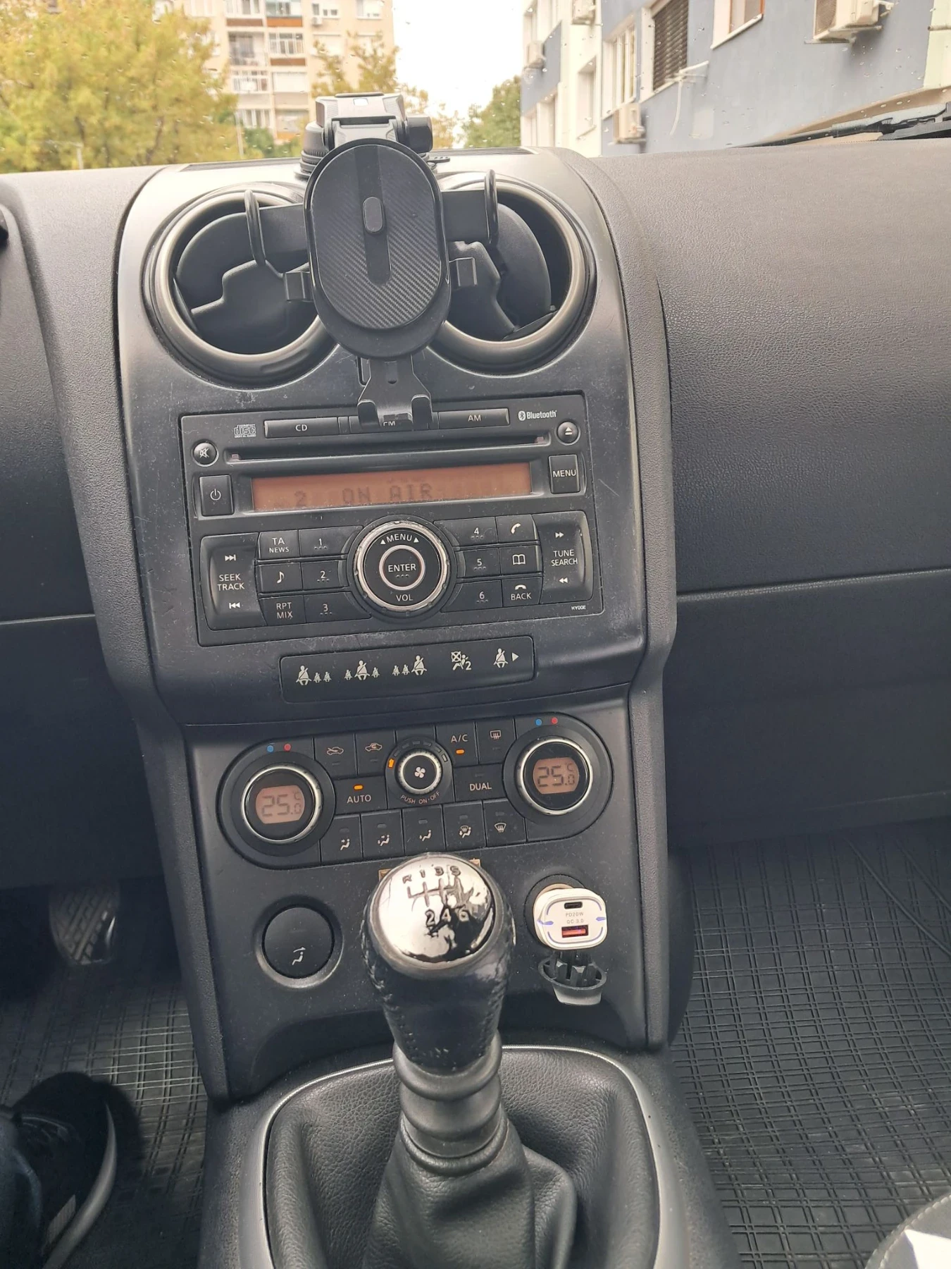 Nissan Qashqai 1.5 Dci, снимка 15 - Автомобили и джипове - 56221068