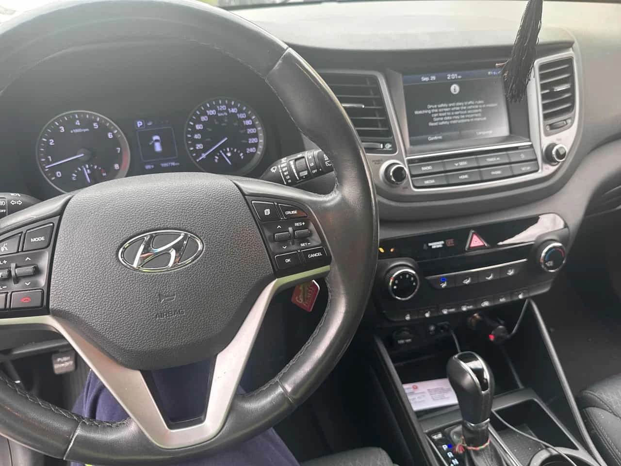 Hyundai Tucson * Premium * CARFAX * , снимка 9 - Автомобили и джипове - 56280341