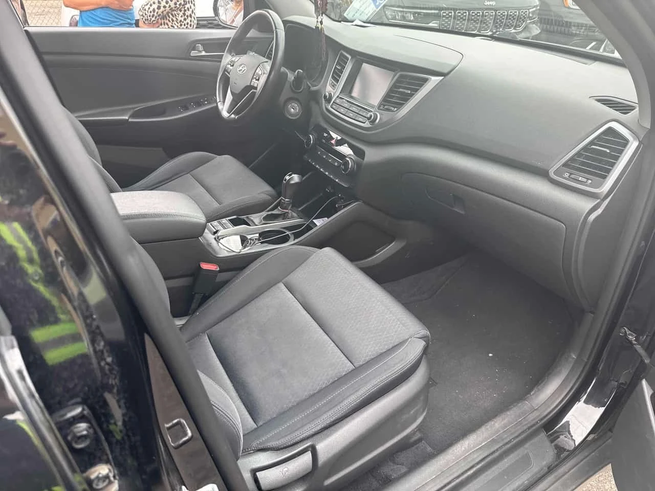 Hyundai Tucson * Premium * CARFAX * , снимка 11 - Автомобили и джипове - 56280341