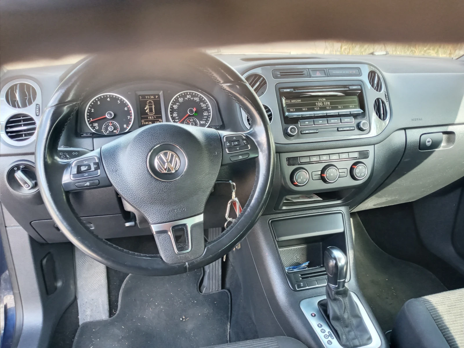 VW Tiguan 2.0 TSI 4x4, снимка 11 - Автомобили и джипове - 56330662
