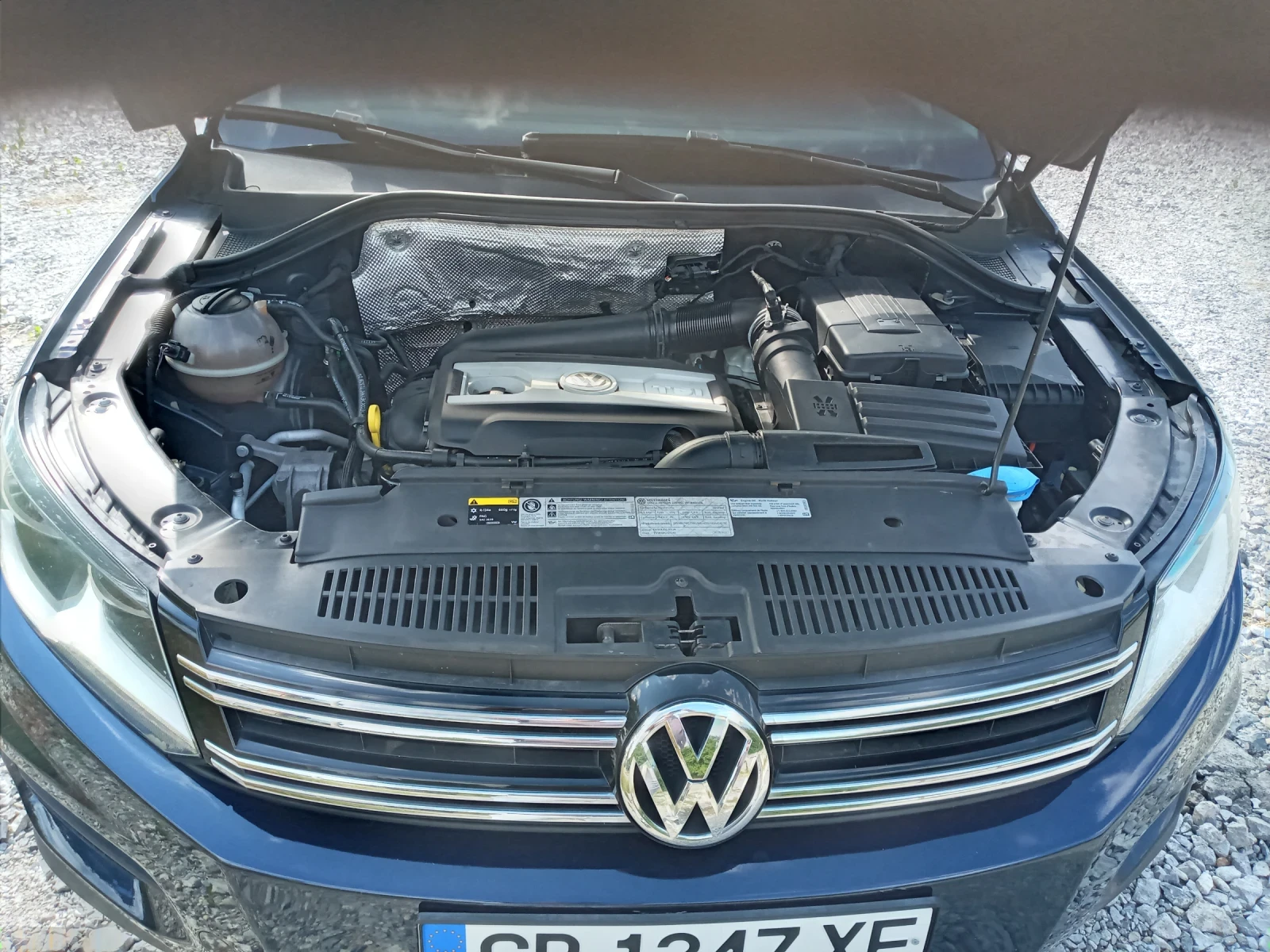 VW Tiguan 2.0 TSI 4x4, снимка 8 - Автомобили и джипове - 56330662