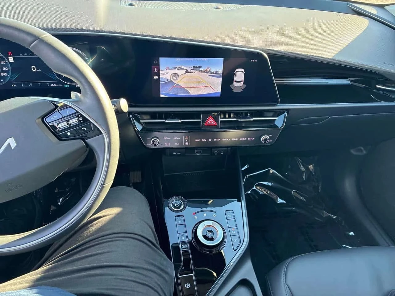 Kia Niro, снимка 9 - Автомобили и джипове - 56689263