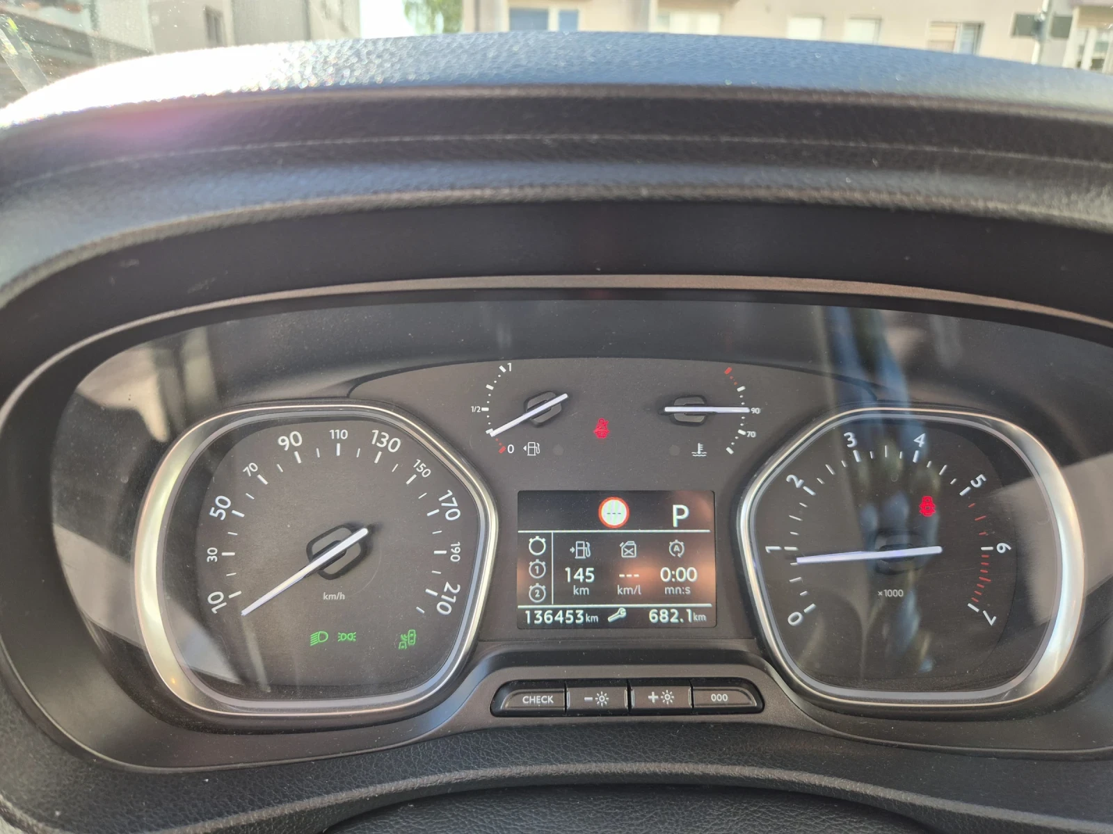 Peugeot Traveller, снимка 7 - Бусове и автобуси - 55211778
