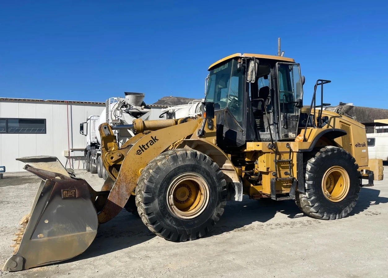 ����� ������� Cat 950H | Mobile.bg � ����������� 1