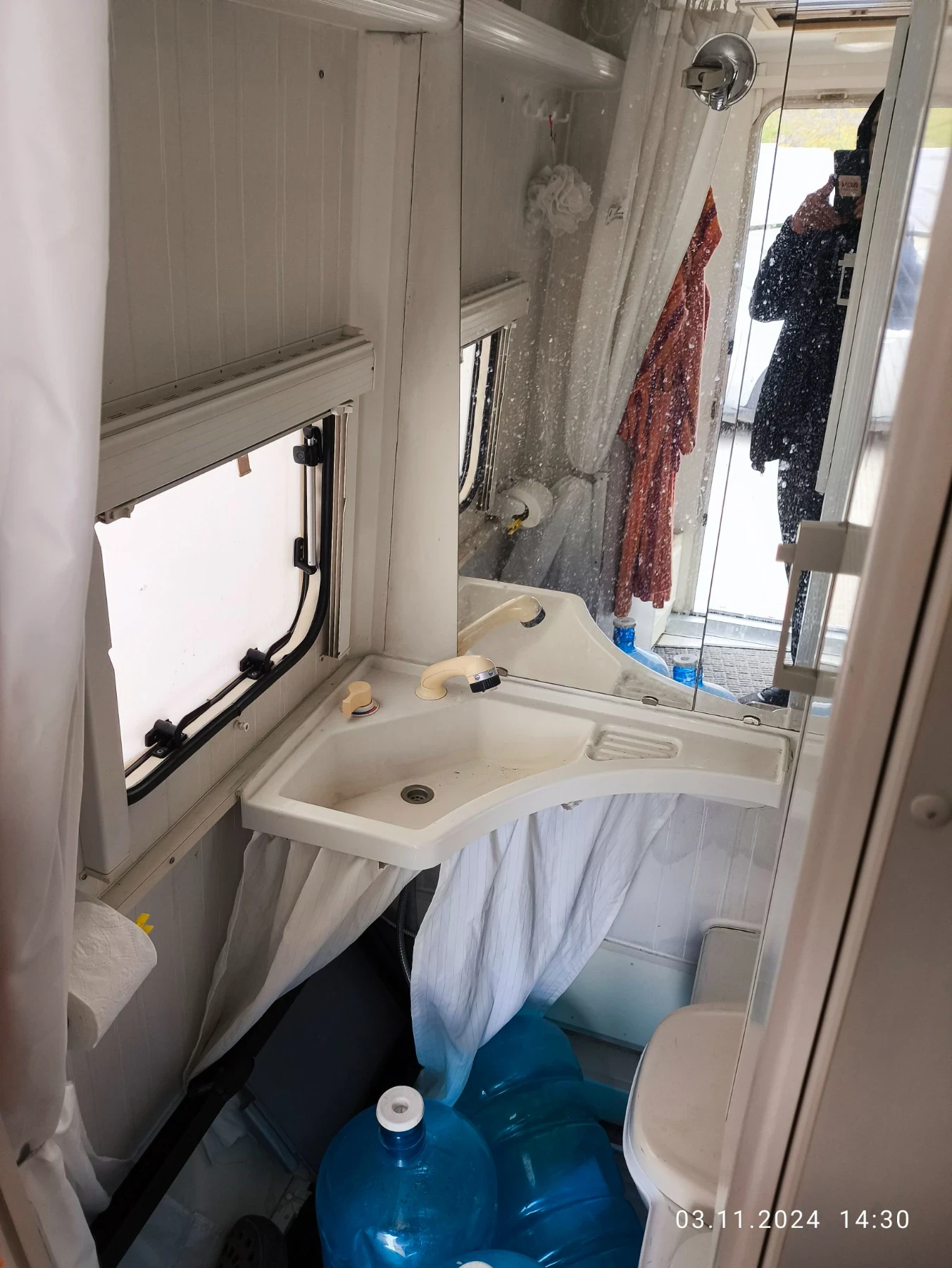 Каравана KIP HI LINE 415, снимка 9 - Каравани и кемпери - 55806215
