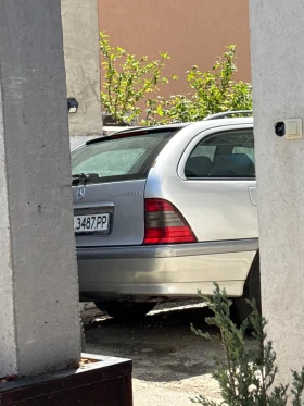 Mercedes-Benz C 200, снимка 16