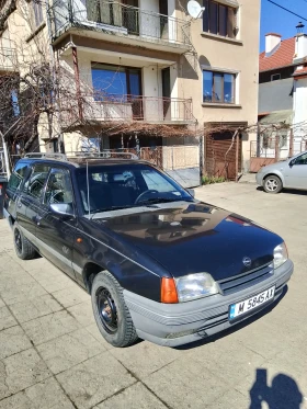 Opel Kadett Бензин , снимка 6