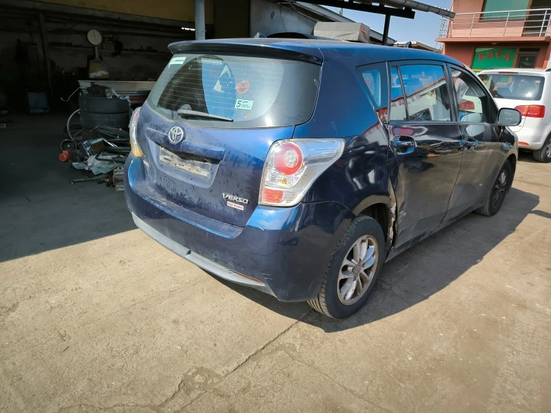 Toyota Verso 1.6i, снимка 4 - Автомобили и джипове - 39858161