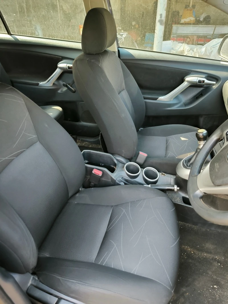 Toyota Verso 1.6i, снимка 8 - Автомобили и джипове - 39858161