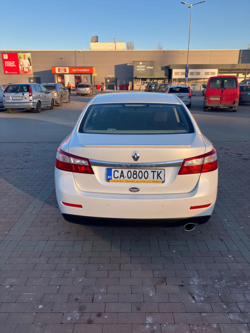 Renault Latitude, снимка 3 - Автомобили и джипове - 47934481