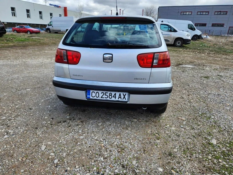 Seat Ibiza 1.4, снимка 4 - Автомобили и джипове - 47039577