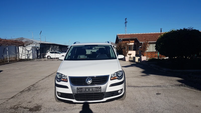 VW Touran 1.9 TDI  CROSS 105кс, снимка 3 - Автомобили и джипове - 48520875