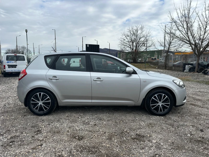 Kia Ceed 1.4i 90kc, снимка 6 - Автомобили и джипове - 48641805