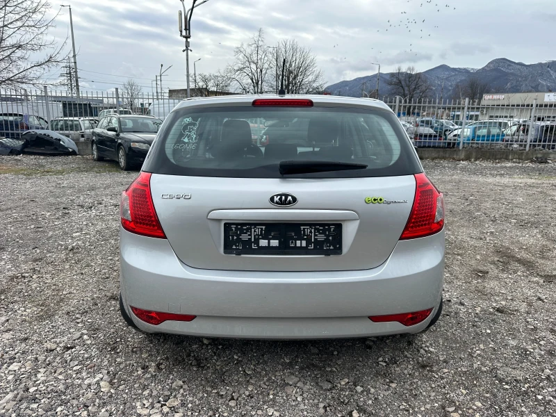 Kia Ceed 1.4i 90kc, снимка 4 - Автомобили и джипове - 48641805