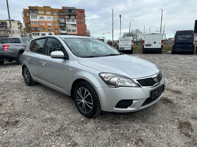 Kia Ceed 1.4i 90kc, снимка 7 - Автомобили и джипове - 48641805