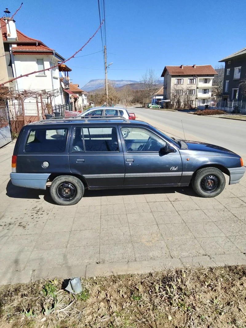 Opel Kadett Бензин , снимка 8 - Автомобили и джипове - 49403558