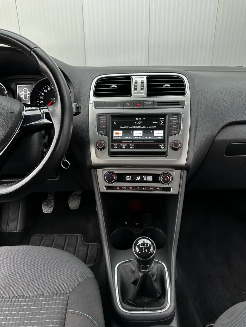 VW Polo 1.4 TDI bluemotion, снимка 10 - Автомобили и джипове - 49624257