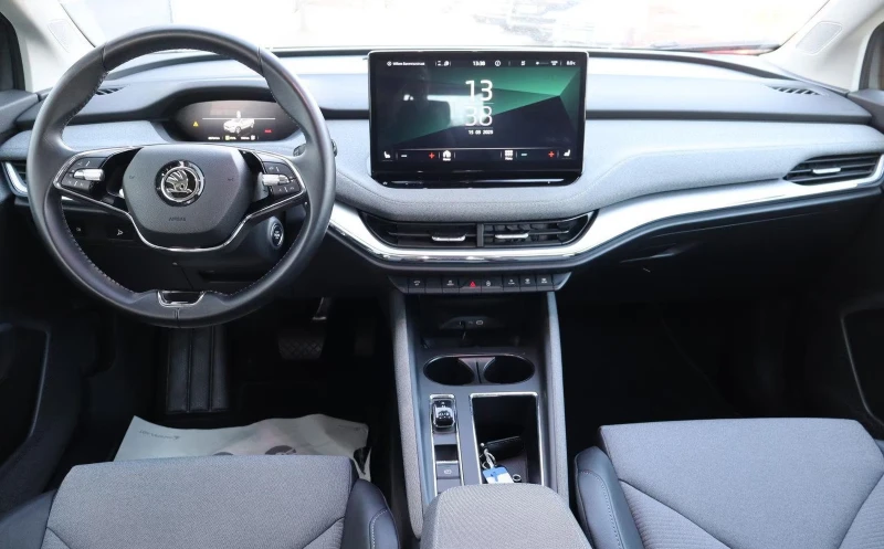 Skoda Enyaq iV60/179HP/CAM/NAVI/LED/KLESS/AMBI/CPLAY/245g, снимка 8 - Автомобили и джипове - 51565858