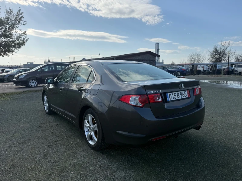 Honda Accord 2.0i, снимка 4 - Автомобили и джипове - 52525914