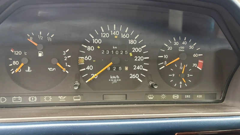 Mercedes-Benz E 320, снимка 15 - Автомобили и джипове - 52596032