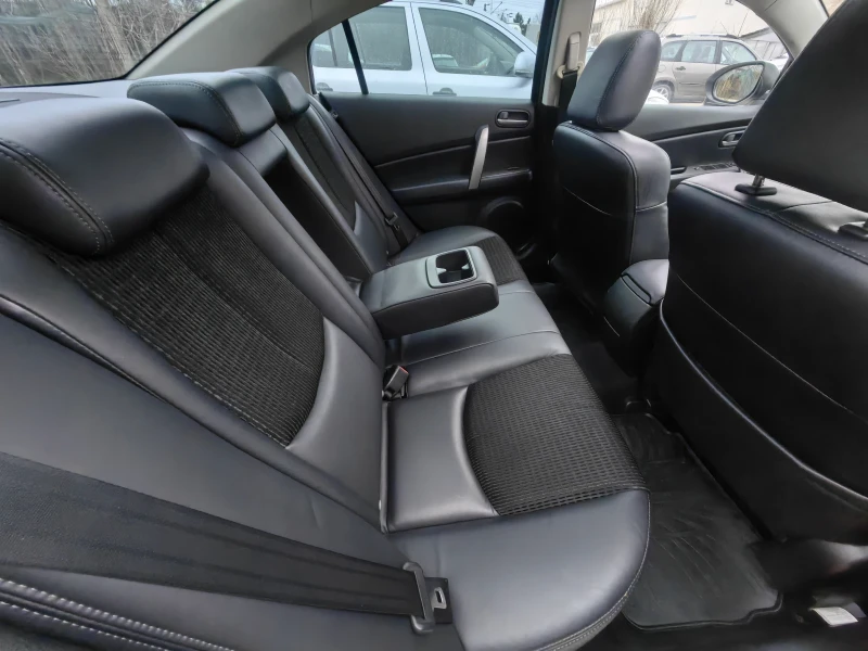 Mazda 6 2.5 бензин 170 кс , СЕДАН , Отлична , снимка 17 - Автомобили и джипове - 52641962