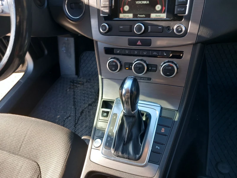 VW Passat, снимка 9 - Автомобили и джипове - 52856654