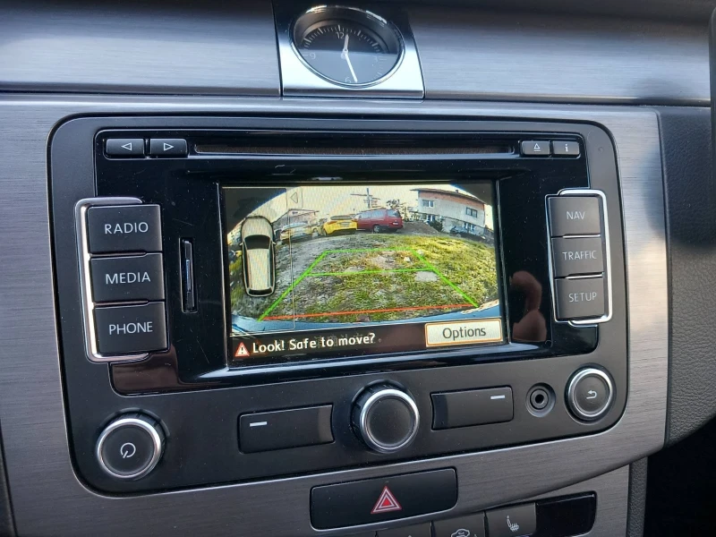 VW Passat, снимка 14 - Автомобили и джипове - 52856654