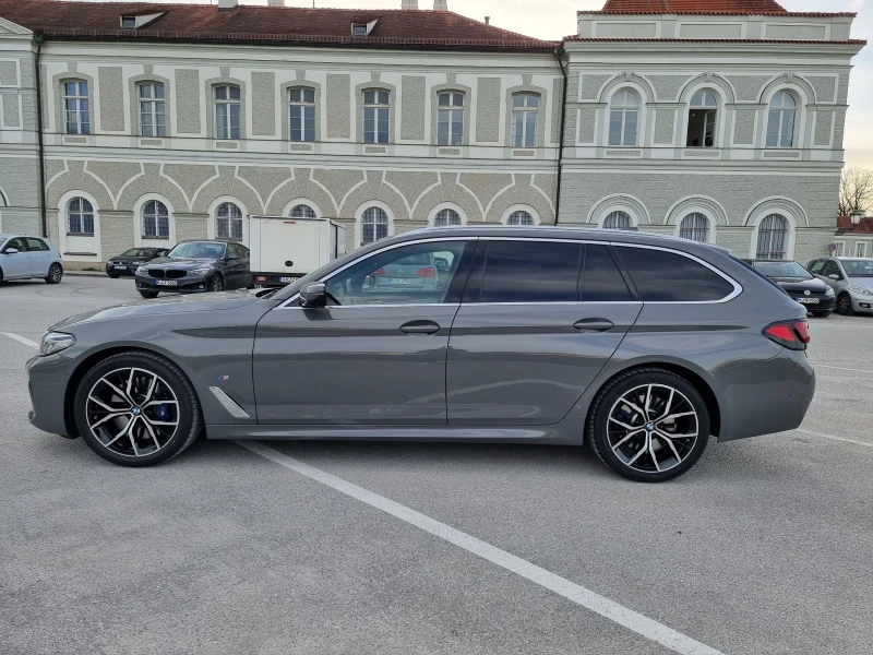 BMW 540 xDrive, M-Paket, HUD, Pano, Massage, Fond Entert., снимка 3 - Автомобили и джипове - 53485288