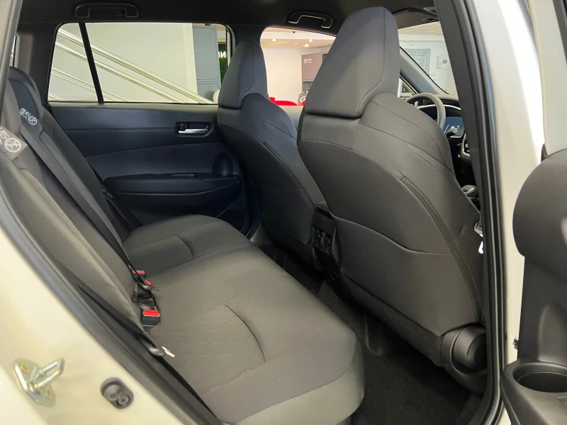 Toyota Corolla Cross 1.8H Executive Plus , снимка 12 - Автомобили и джипове - 53492031