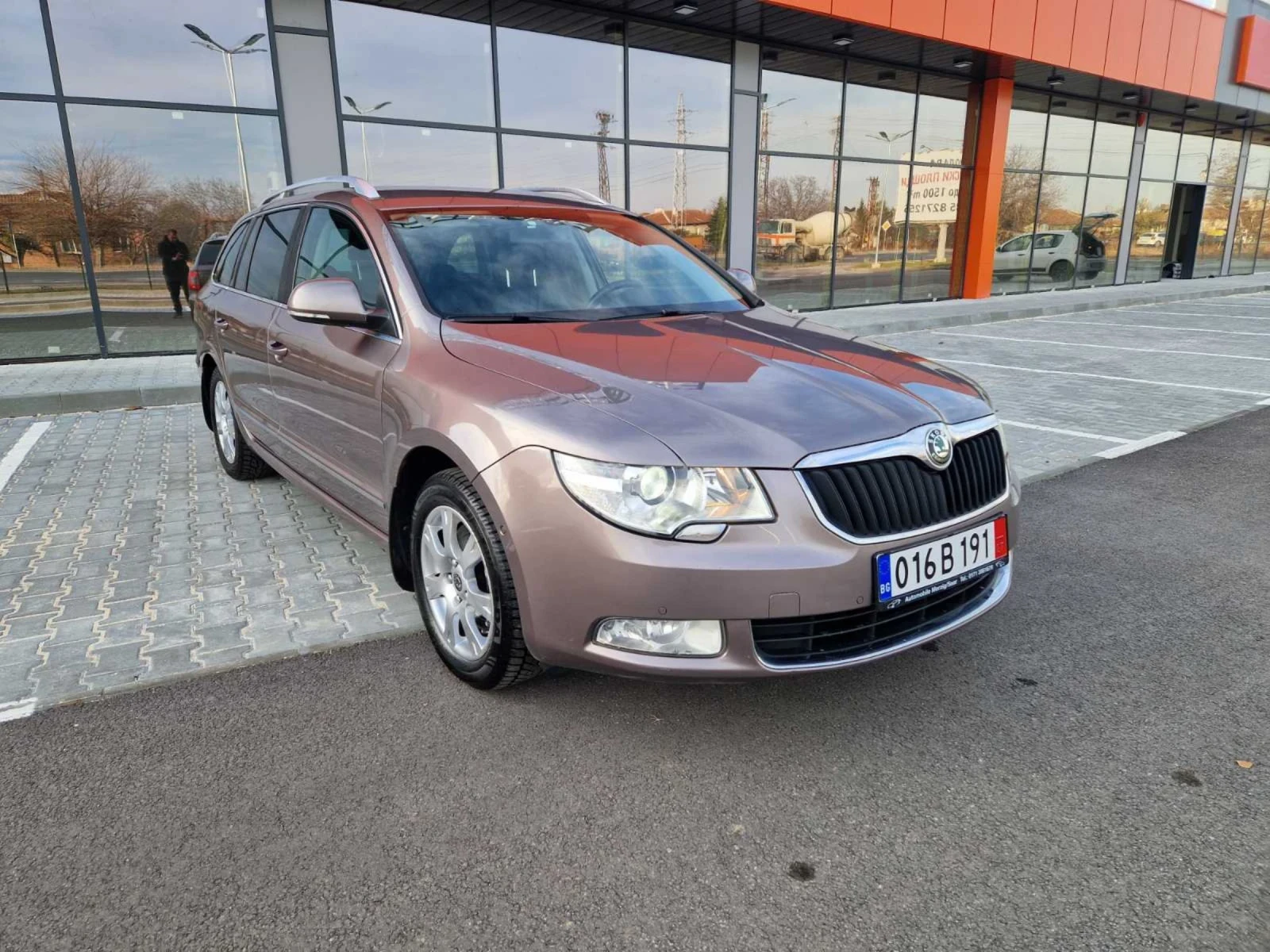 Skoda Superb 1.8 TSI - изображение 2