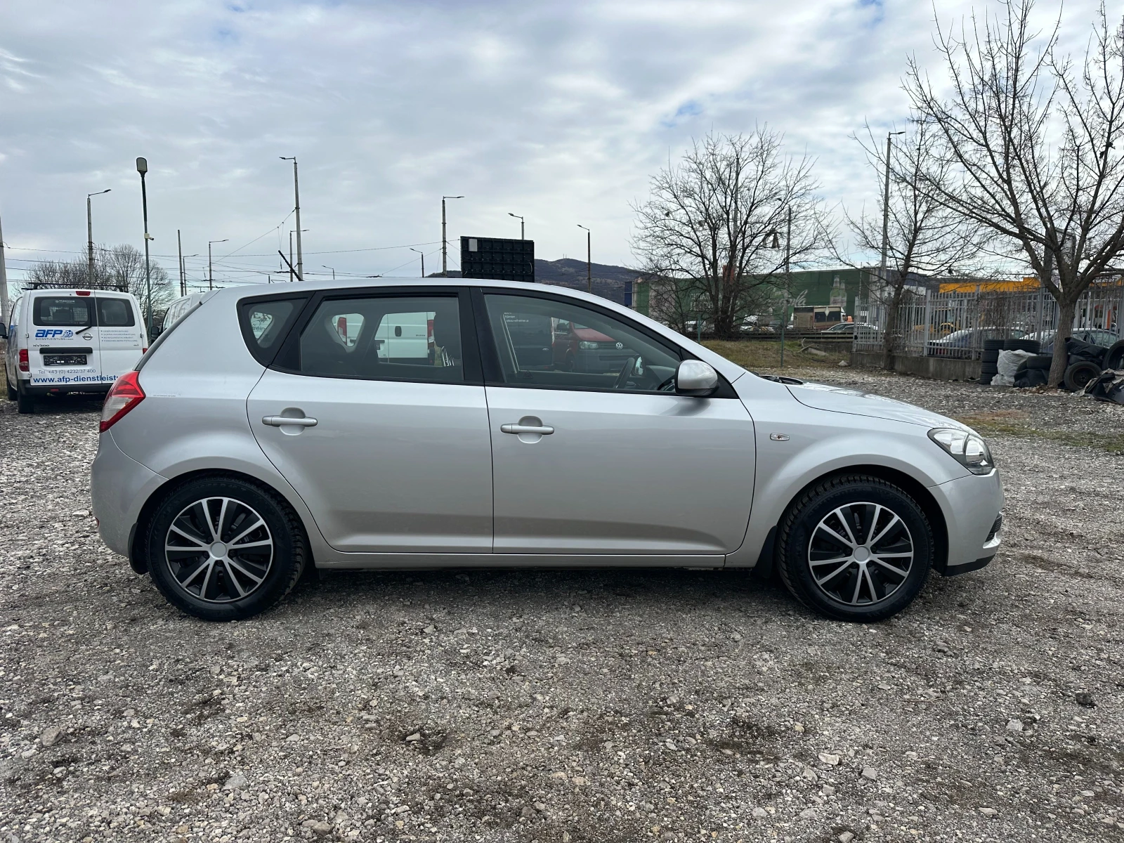 Kia Ceed 1.4i 90kc - изображение 6