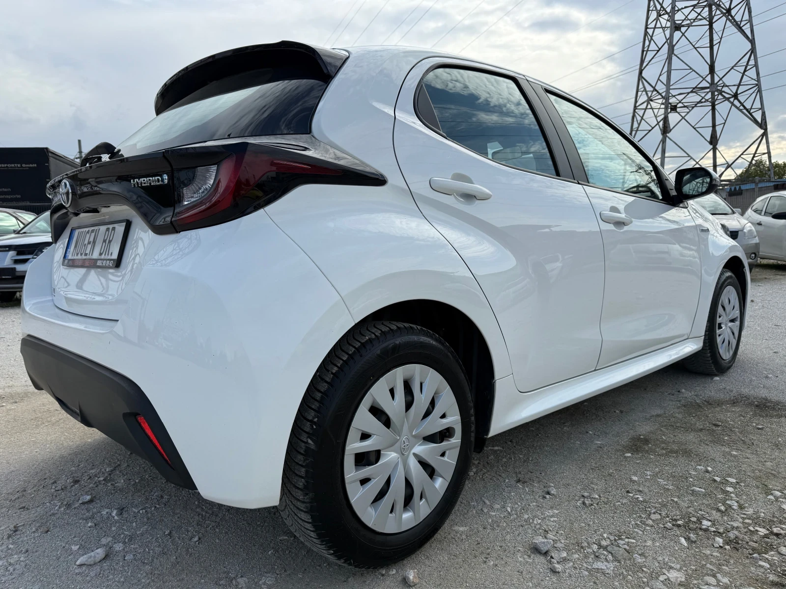 Toyota Yaris HYBRID / 54 000 км. / 2021 / ЕВРО 6 - изображение 7
