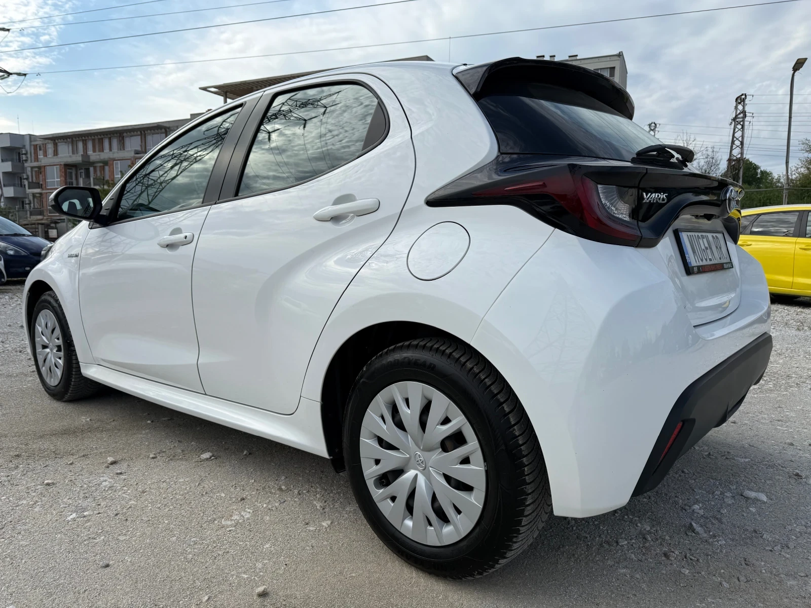 Toyota Yaris HYBRID / 54 000 км. / 2021 / ЕВРО 6 - изображение 5