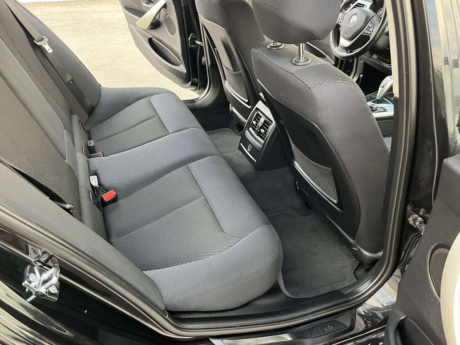 BMW 318 2.0TDI 143кс 166 000км АВТОМАТ ПЕРФЕКТНО - изображение 10