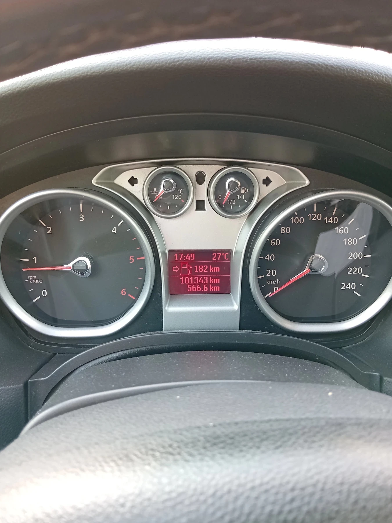 Ford Focus 1.6TDCI 109к.с - изображение 9