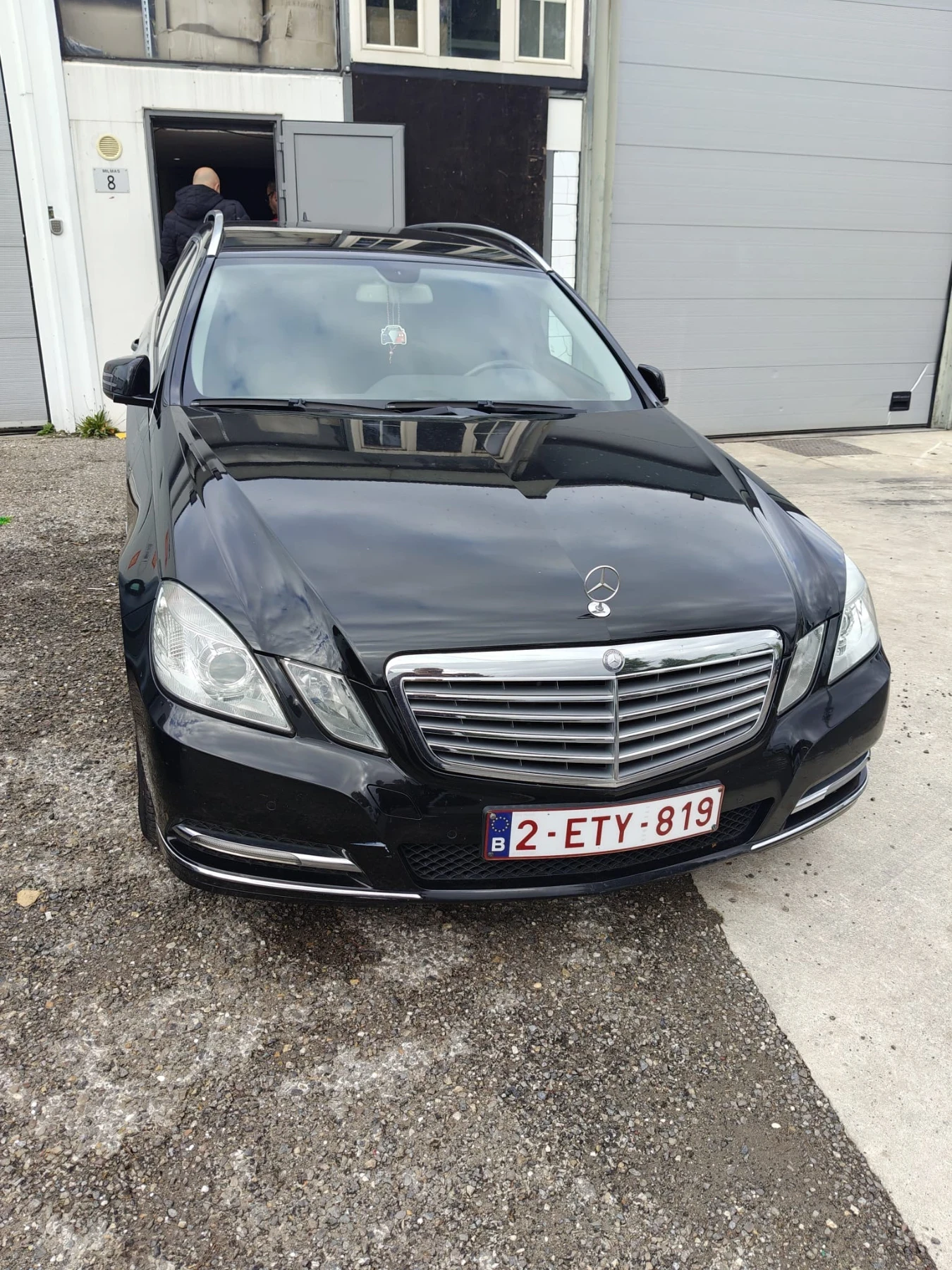 Mercedes-Benz E 200  - изображение 2