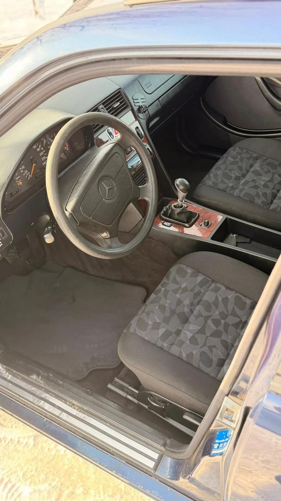 Mercedes-Benz C 180, снимка 2 - Автомобили и джипове - 53820940