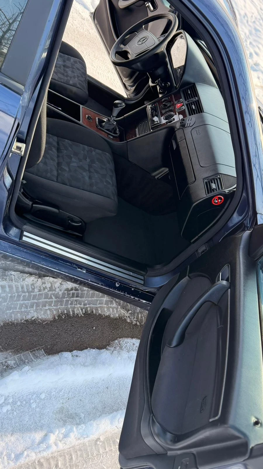 Mercedes-Benz C 180, снимка 3 - Автомобили и джипове - 53820940