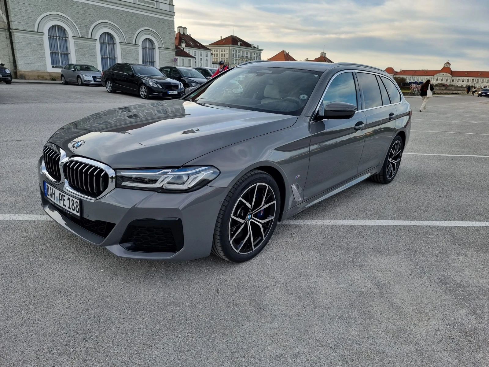 BMW 540 xDrive, M-Paket, HUD, Pano, Massage, Fond Entert. - изображение 5