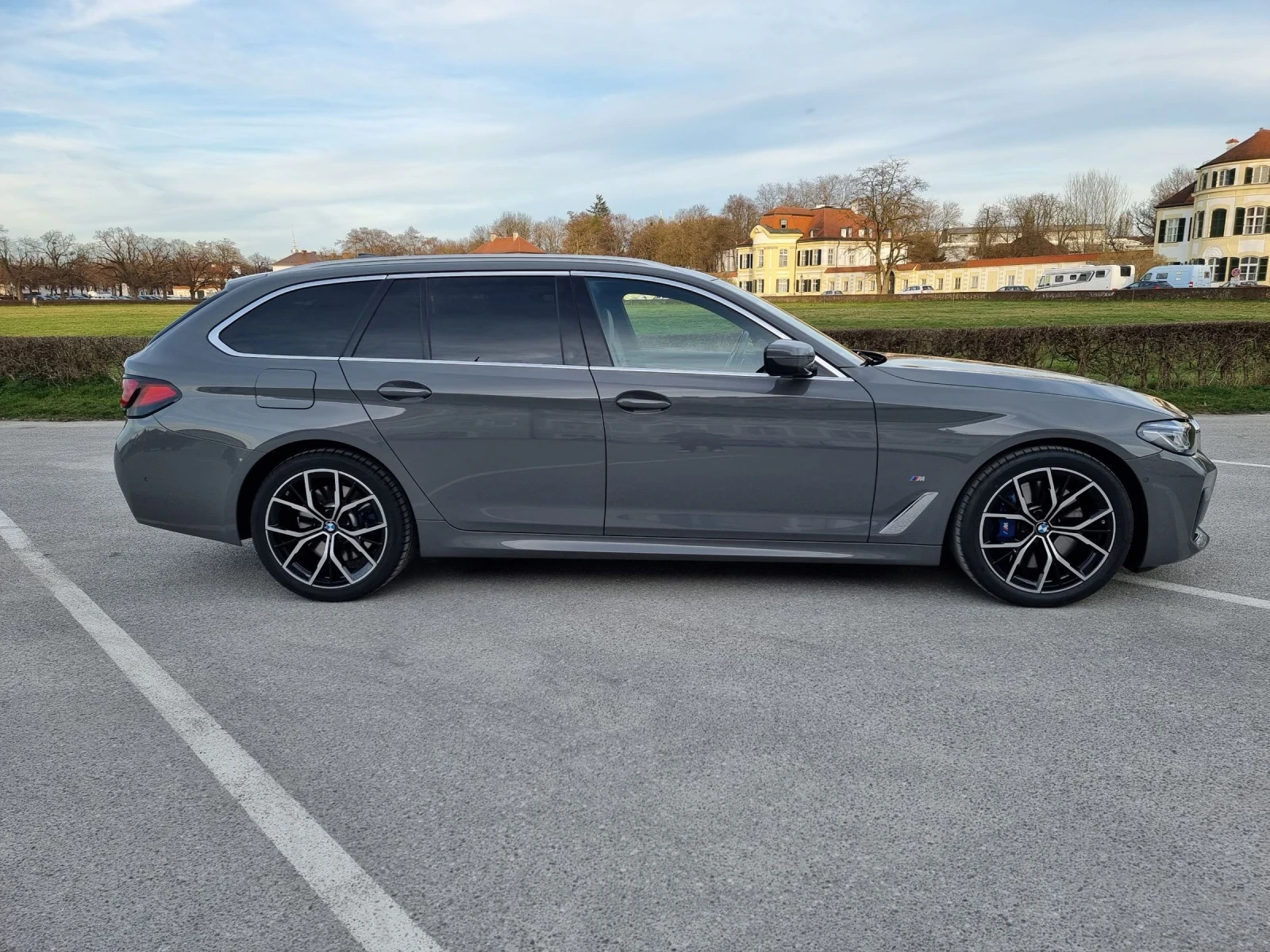 BMW 540 xDrive, M-Paket, HUD, Pano, Massage, Fond Entert. - изображение 4