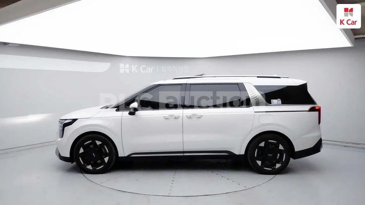 Kia Carnival 3.5L 2WD, снимка 3 - Автомобили и джипове - 53715393