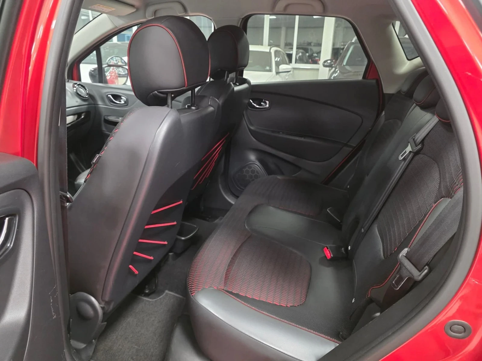 Renault Captur 1.2 TCe | Automatic | Обслужен | Регистриран , снимка 15 - Автомобили и джипове - 53880302