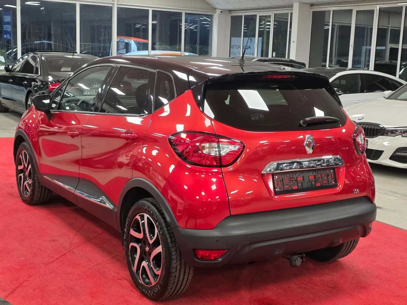 Renault Captur 1.2 TCe | Automatic | Обслужен | Регистриран , снимка 4 - Автомобили и джипове - 53880302