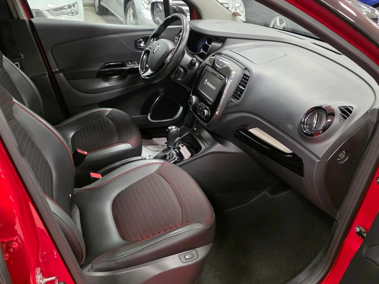 Renault Captur 1.2 TCe | Automatic | Обслужен | Регистриран , снимка 12 - Автомобили и джипове - 53880302
