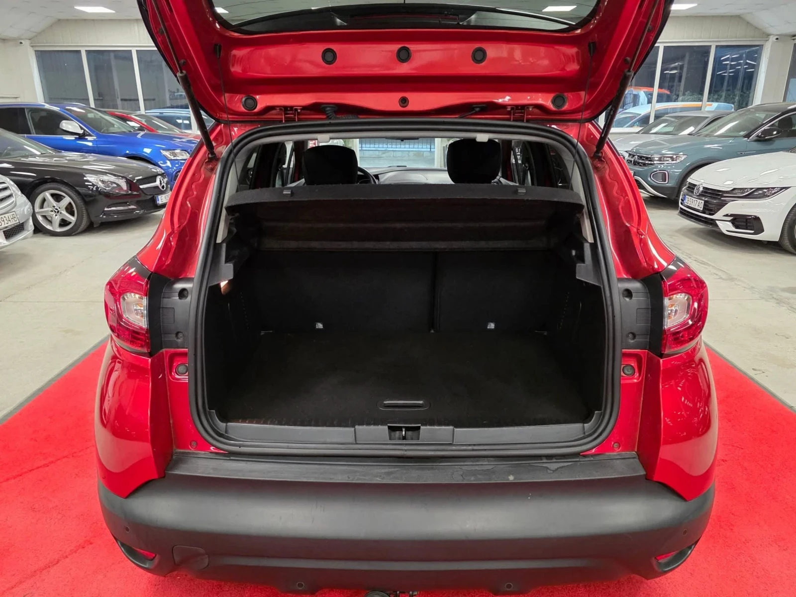 Renault Captur 1.2 TCe | Automatic | Обслужен | Регистриран , снимка 16 - Автомобили и джипове - 53880302