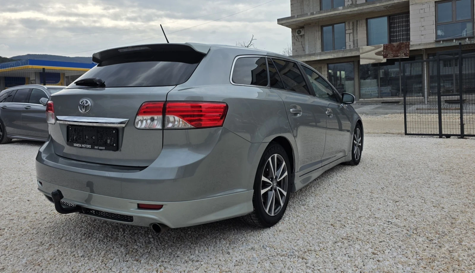 Toyota Avensis FULL SERVICE Алкантара Навигация Камера Подгрев , снимка 5 - Автомобили и джипове - 53927417