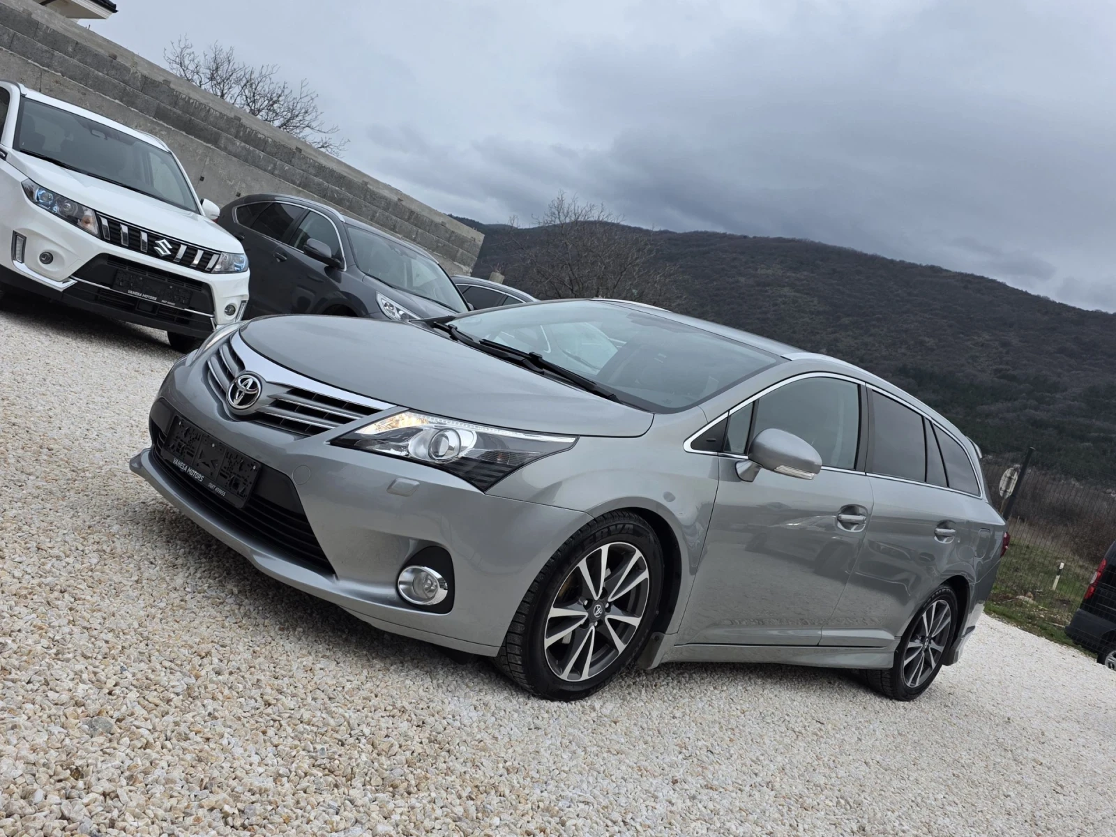 Toyota Avensis FULL SERVICE Алкантара Навигация Камера Подгрев , снимка 7 - Автомобили и джипове - 53927417