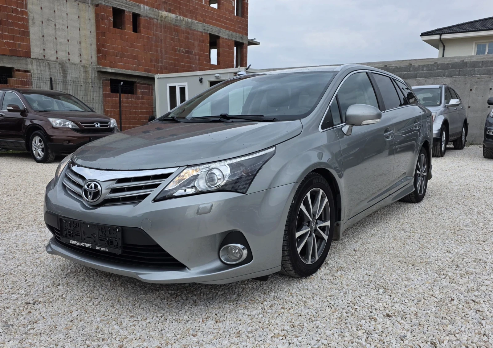 Toyota Avensis FULL SERVICE Алкантара Навигация Камера Подгрев , снимка 3 - Автомобили и джипове - 53927417